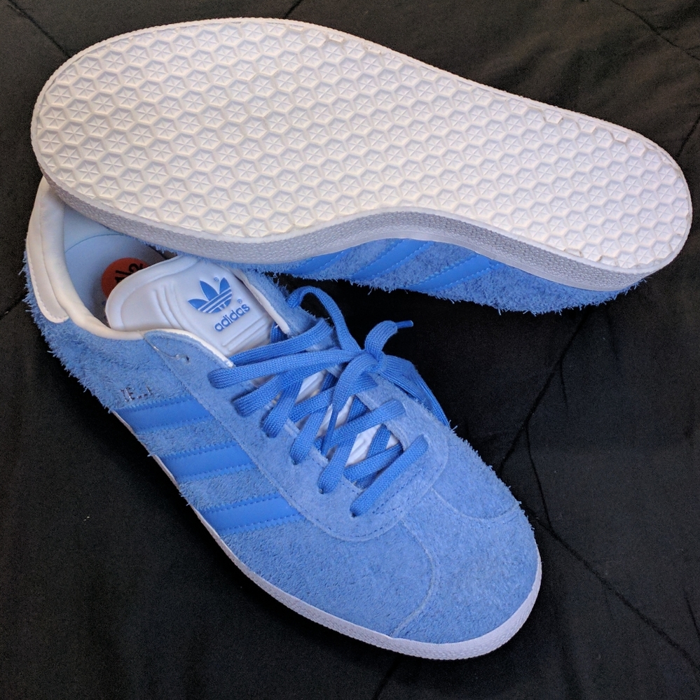 Women's Adidas Shoes - Picture 4 of 4